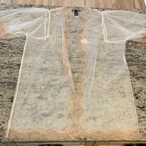 Victoria’s Secret Sheer Lace Ivory/Champagne Kimono Women's Medium\Large NWT